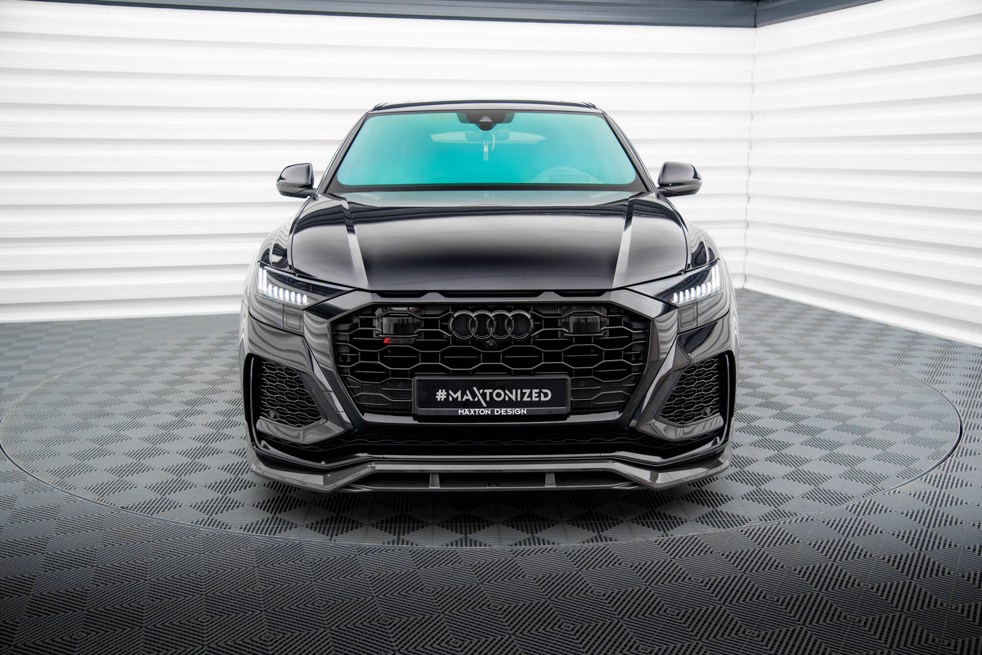 Maxton Carbon Fiber Front Splitter Audi RSQ8