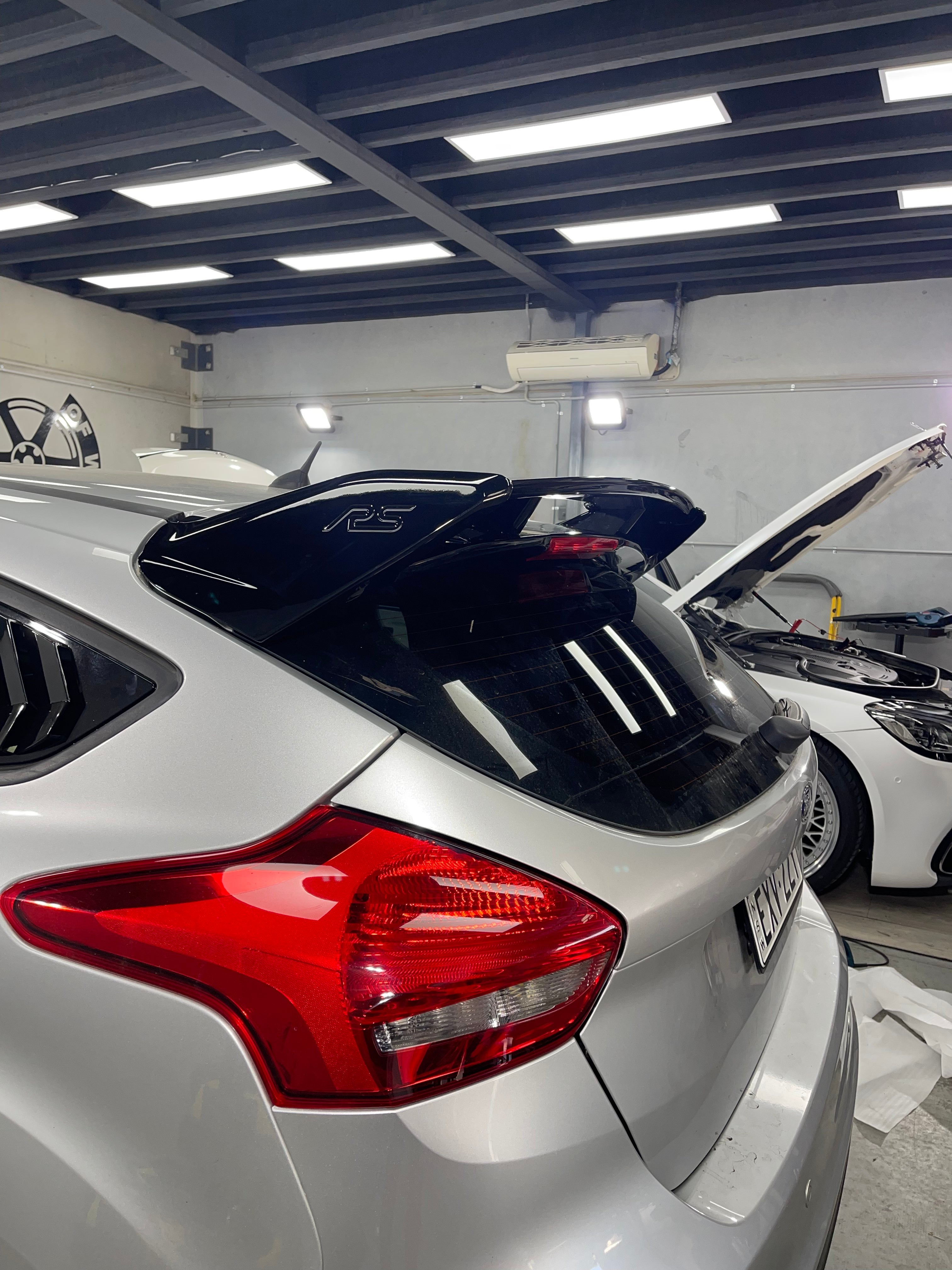 Ford Focus Hatchback LZ LW RS Style ABS Spoiler (Gloss Black)