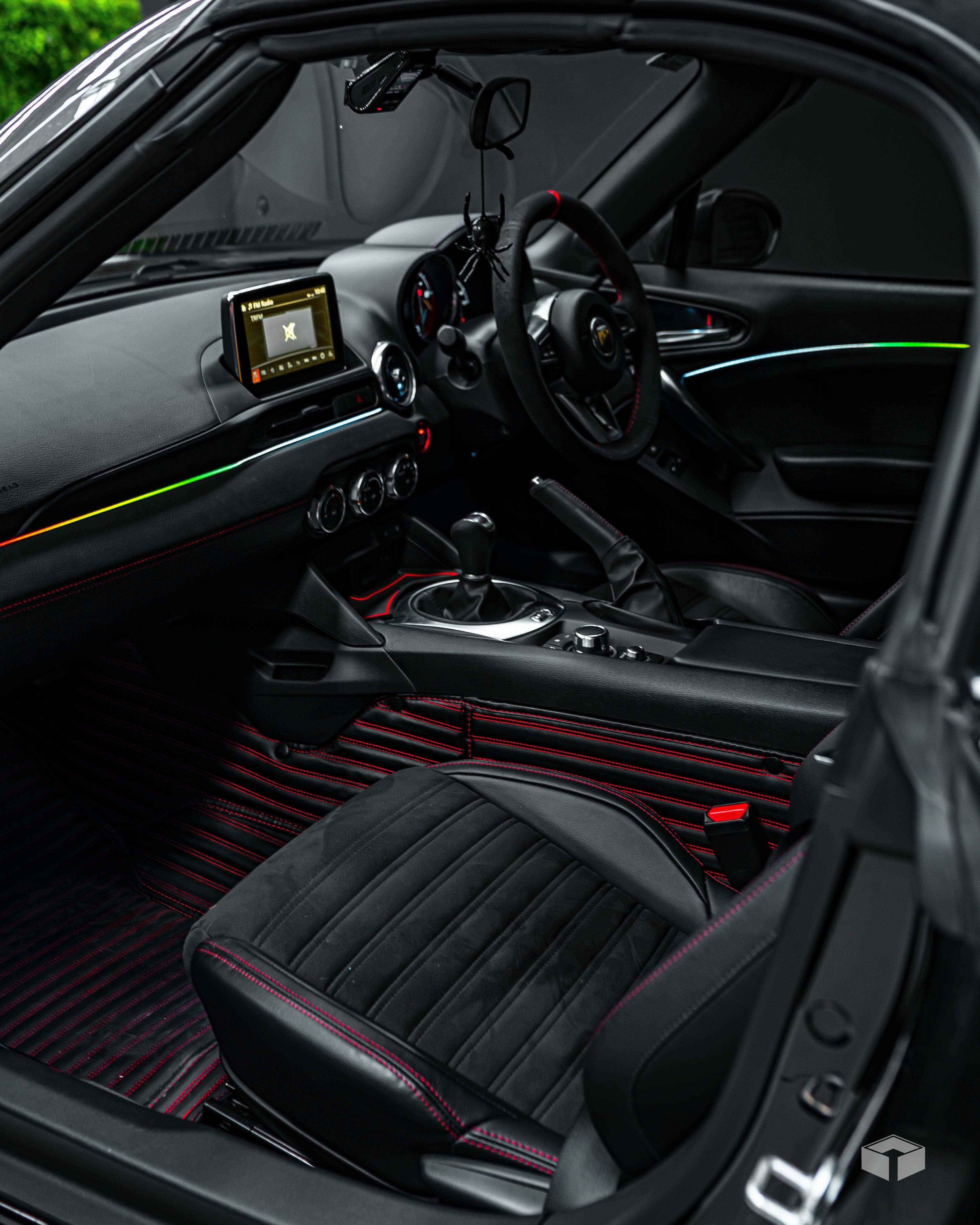 CAR INTERIOR AMBIENCE+ : RGB FLOW AMBIENT LIGHTING KIT