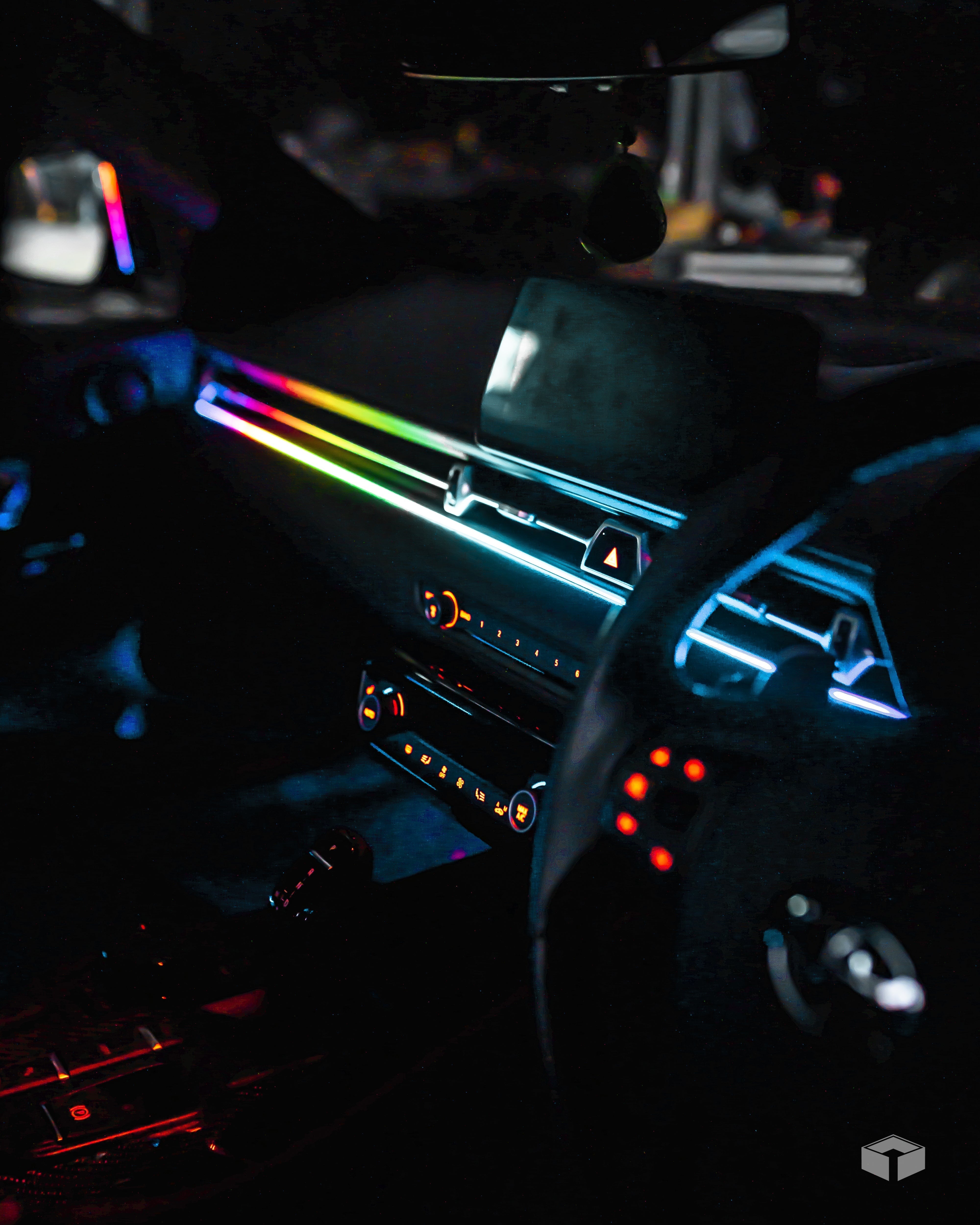 CAR INTERIOR AMBIENCE+ : RGB FLOW AMBIENT LIGHTING KIT