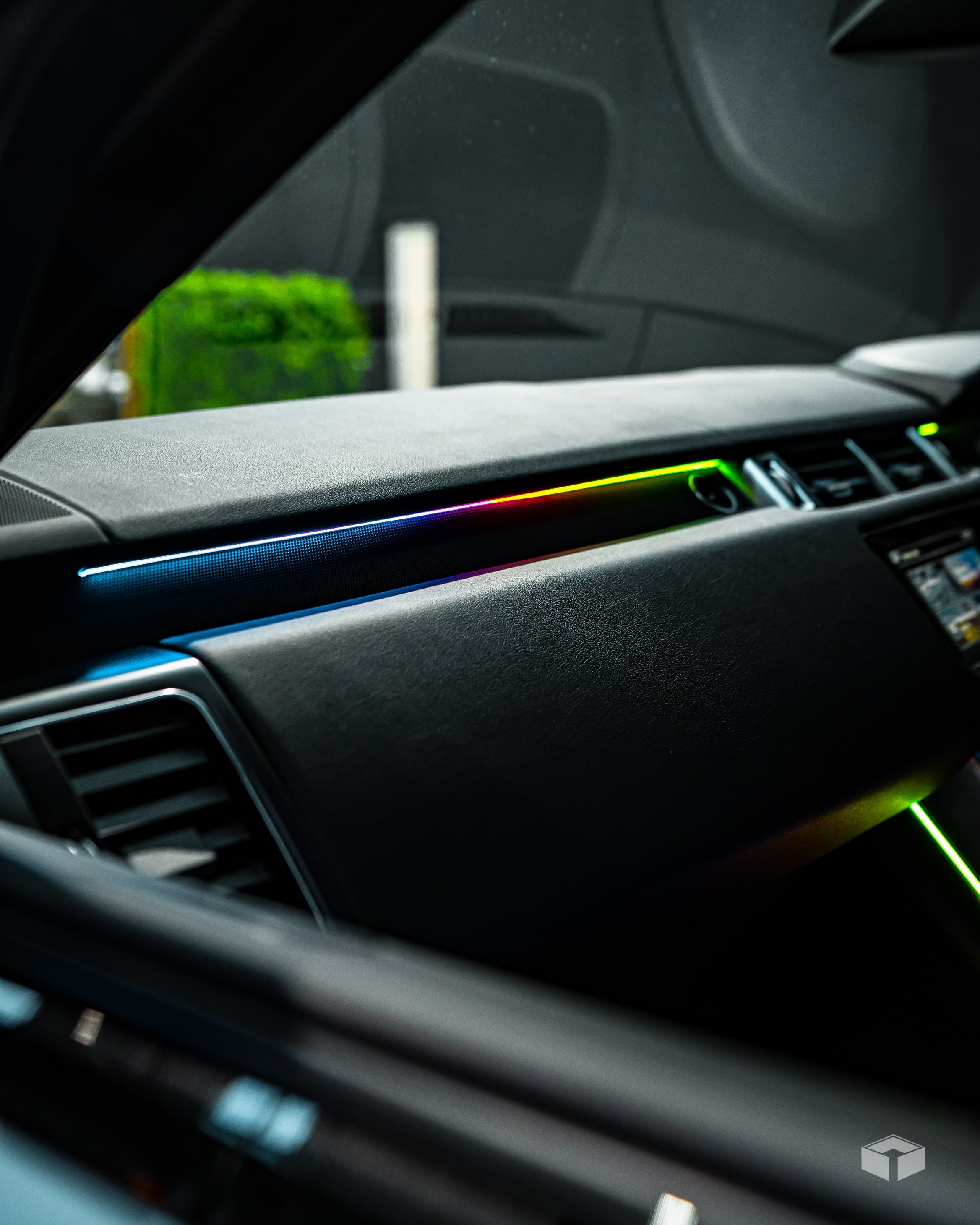 CAR INTERIOR AMBIENCE+ : RGB FLOW AMBIENT LIGHTING KIT