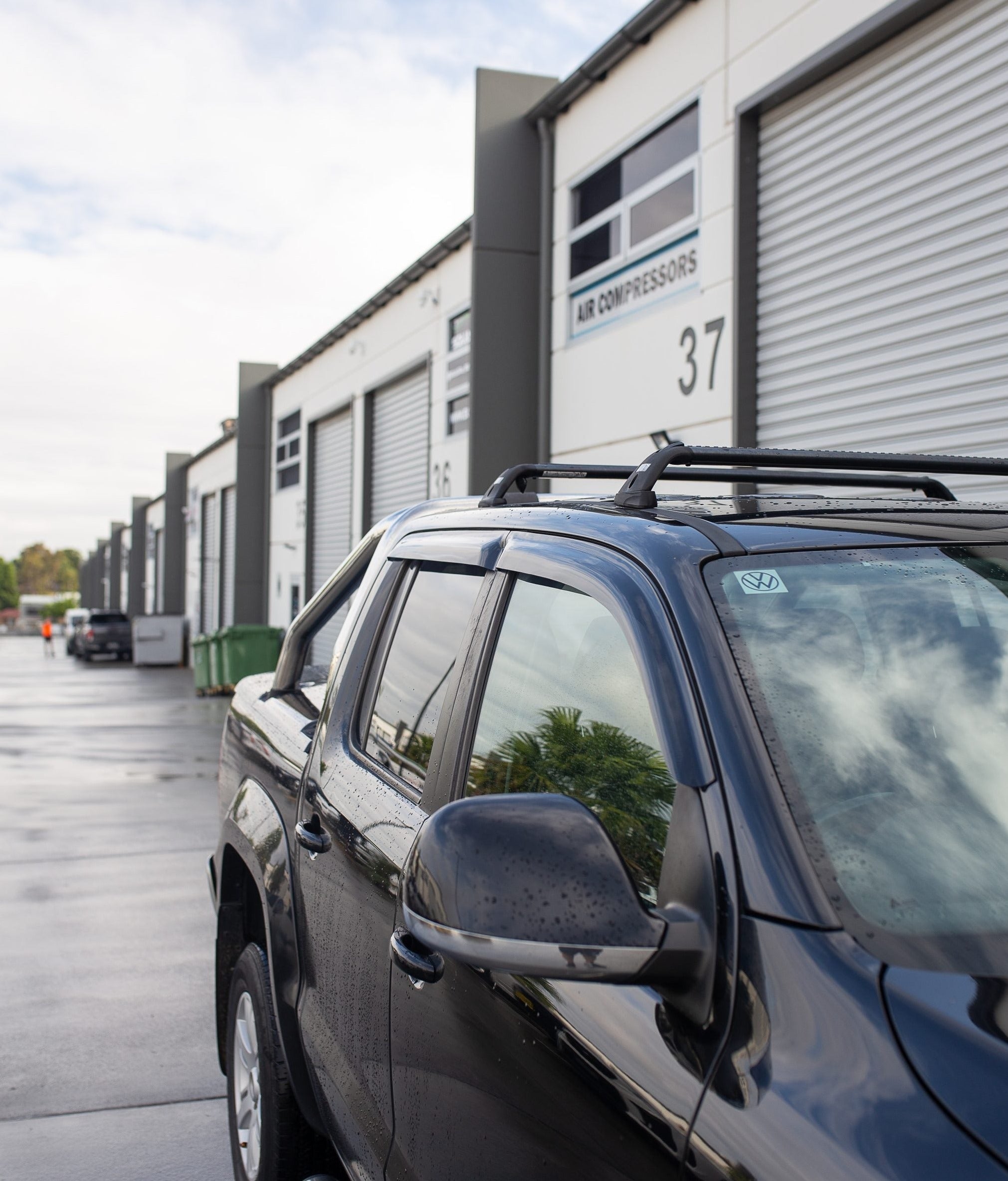 VW Amarok (Set) Window Visors | Weather Shields