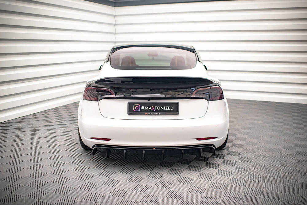 Maxton Design Rear Valance Diffuser V.2 Tesla Model 3