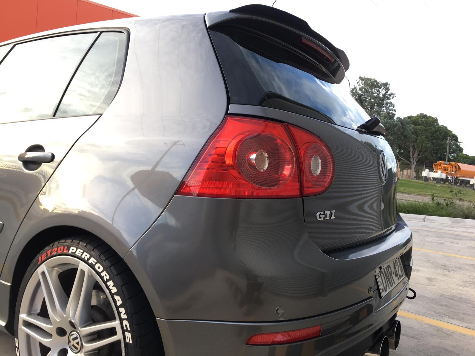 Maxton Design VW Golf Mk5 GTI Spoiler Cap